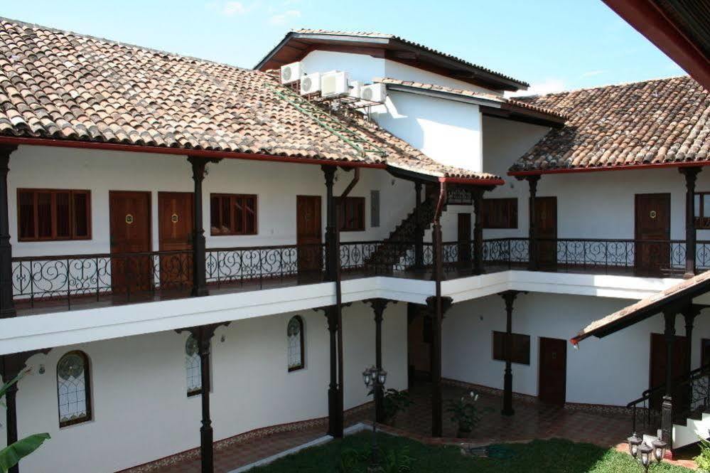 Hotel Dario Granada Luaran gambar